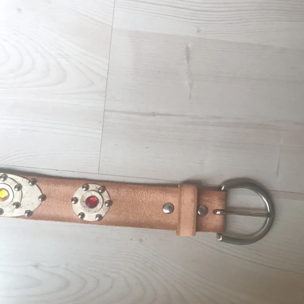 Linea Pelle Studded Leather Belt Y2K Western Boho Hippie Solid Brass